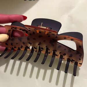 Tortoiseshell Hair Claw Clip for Women - Brown